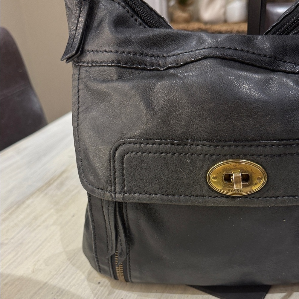 Vintage Fossil Black Leather Crossbody Bag - Picture 4 of 15